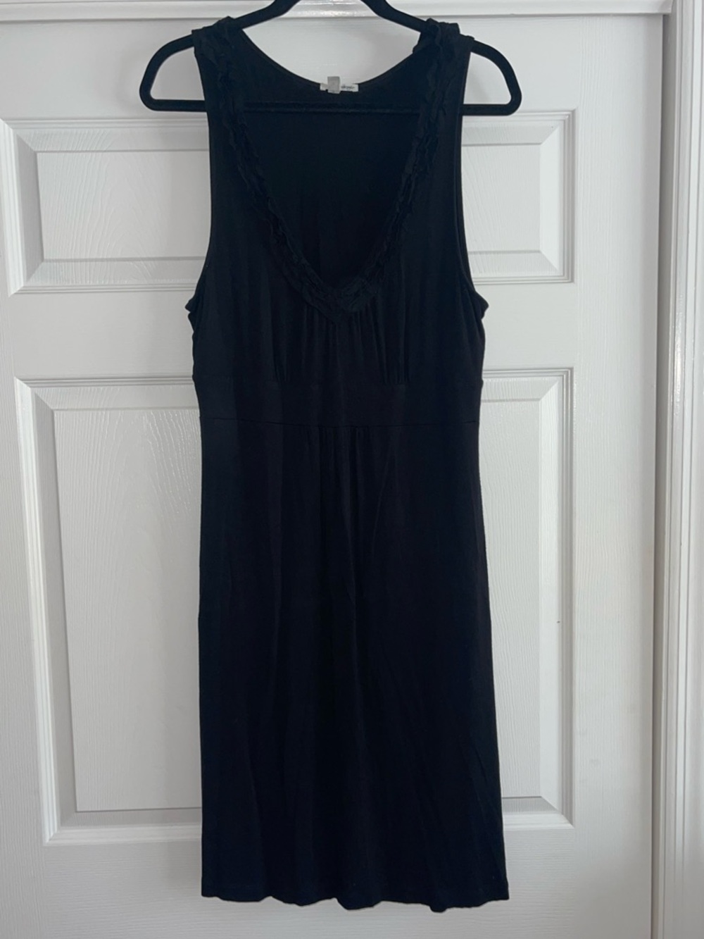 Halogen Black Stretchy Dress With Ruffle Detail at V-Neck